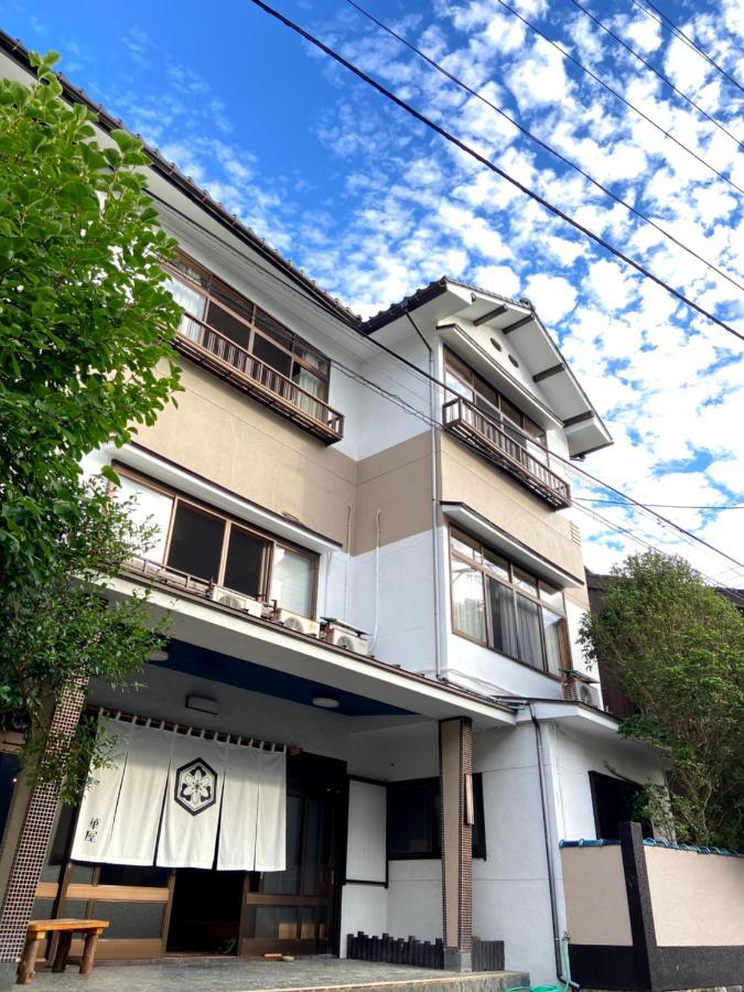ゲストハウス　華屋 사도 외부 사진