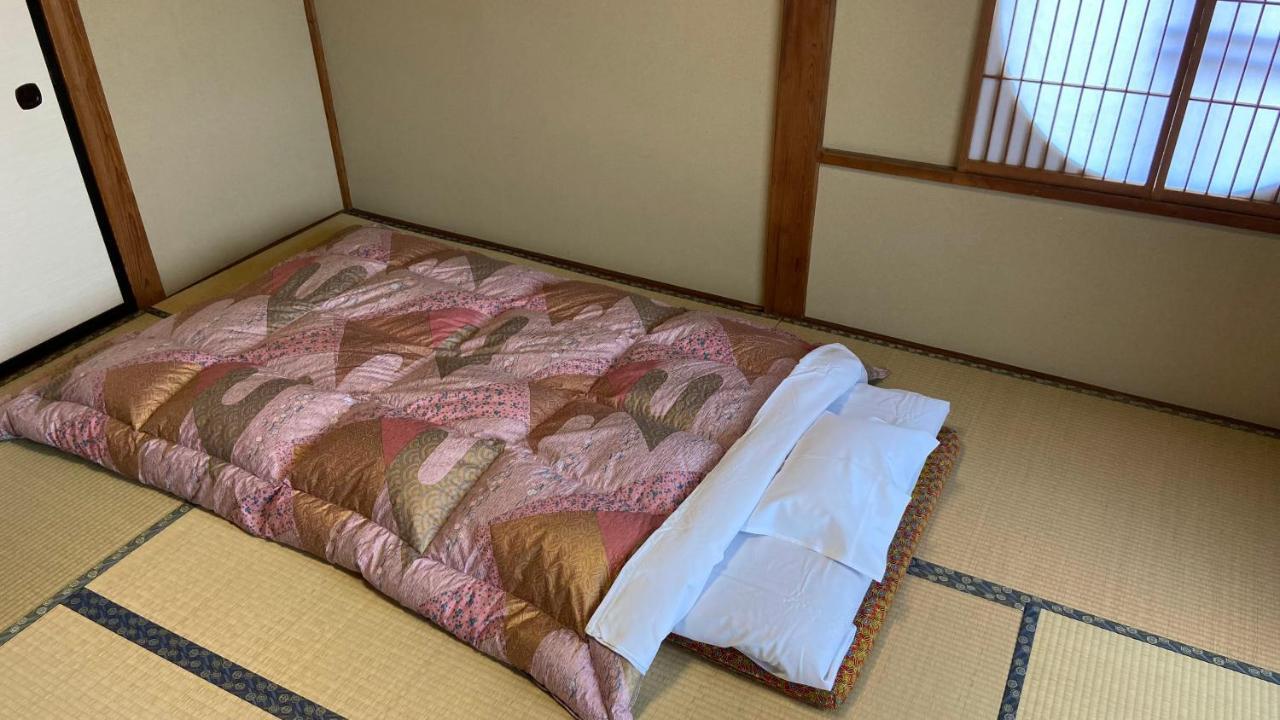 ゲストハウス　華屋 사도 외부 사진