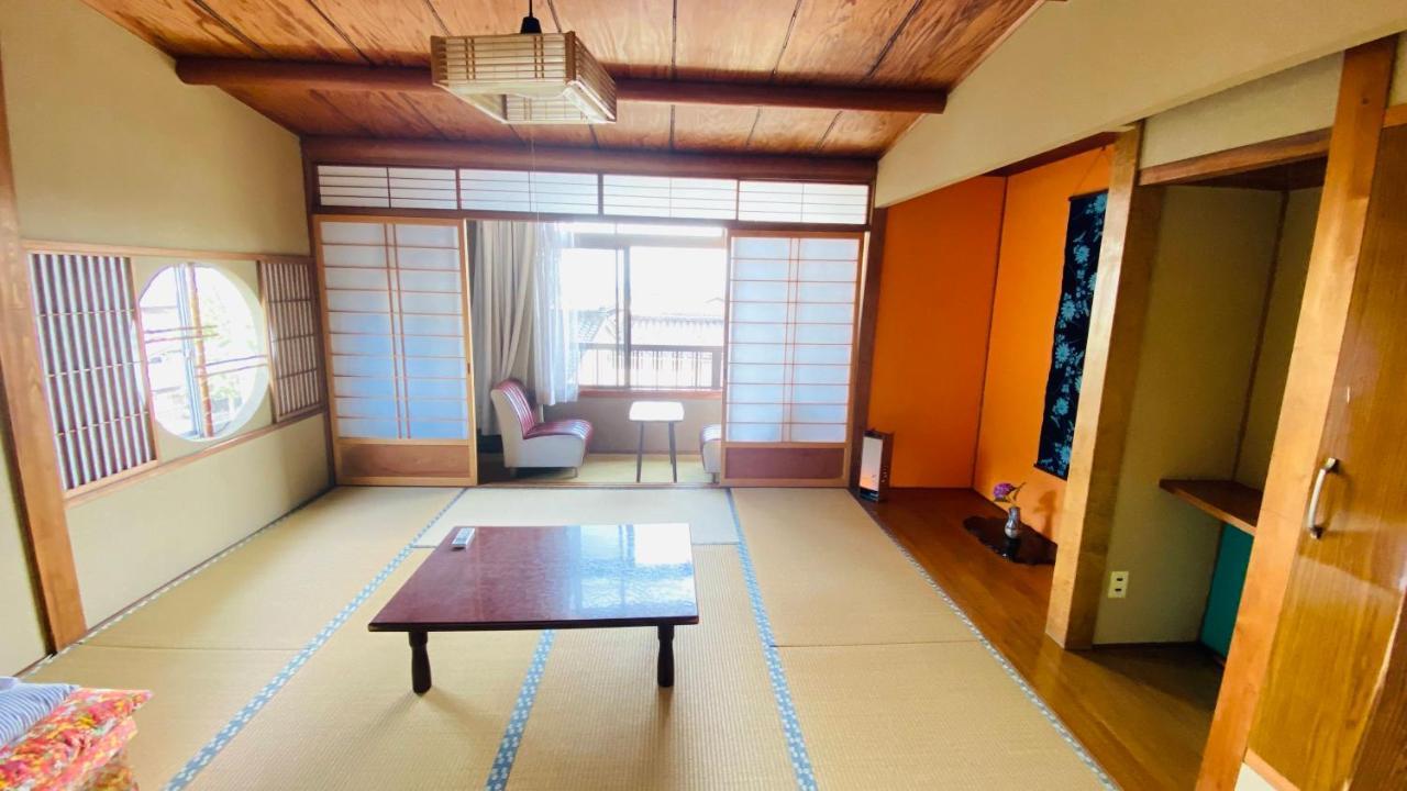 ゲストハウス　華屋 사도 외부 사진